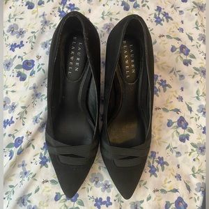 Cute black pumps! 🖤